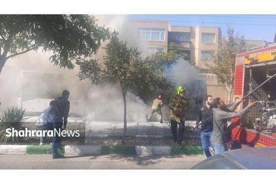 آتش سوزی اتوبوس درون شهری در بولوار ساجدی مشهد + عکس و فیلم (۴ شهریور ۱۴۰۳)