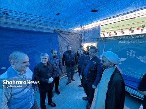 عکس| بازدید رئیس و جمعی از اعضای شورای اسلامی شهر مشهد از ایستگاه‌های استقبال زائران
