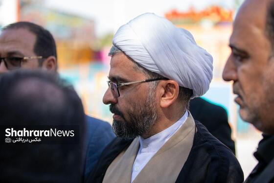 عکس| بازدید رئیس و جمعی از اعضای شورای اسلامی شهر مشهد از ایستگاه‌های استقبال زائران
