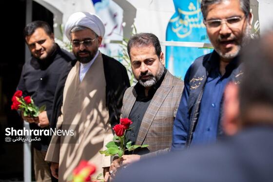 عکس| بازدید رئیس و جمعی از اعضای شورای اسلامی شهر مشهد از ایستگاه‌های استقبال زائران