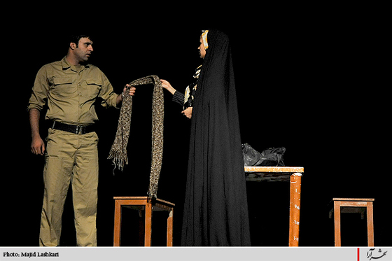 اجراي نمايش « بخاطر خواب من سرباز» به كارگرداني عليرضا اسدي 