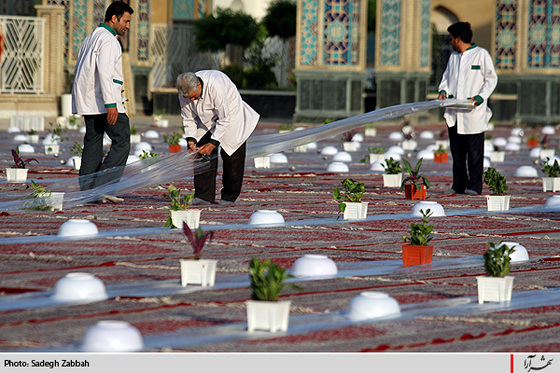 خدمتگزاران طرح اكرام بارگاه امام رضا(ع) 