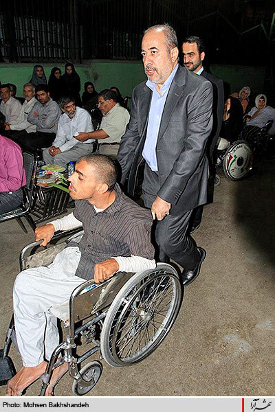 استاندار خراسان رضوي در جمع مددجويان آسايشگاه فياض بخش