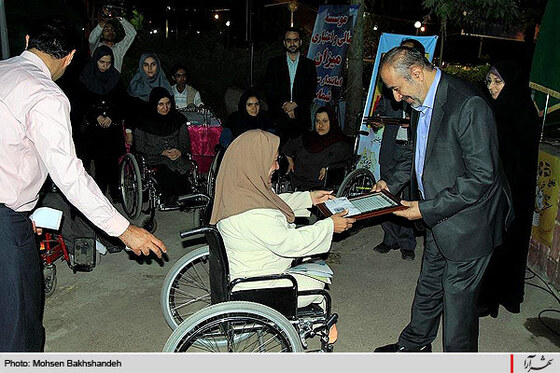 استاندار خراسان رضوي در جمع مددجويان آسايشگاه فياض بخش
