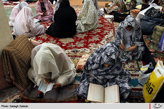 نخستين اعتكاف دانش آموزي كشور در مشهد