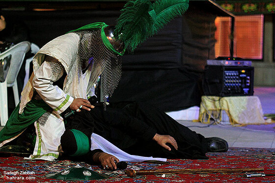 اجرای تعزیه امام حسین (ع) 