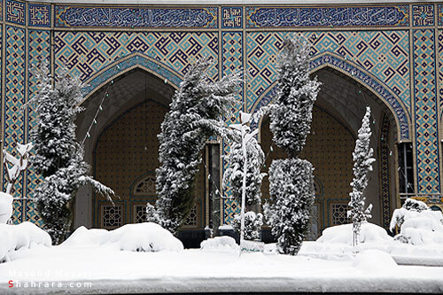 بارش برف در آستان امام علي اين موسي الرضا(ع)