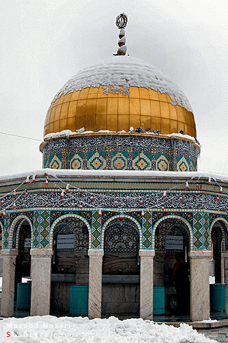 بارش برف در آستان امام علي اين موسي الرضا(ع)
