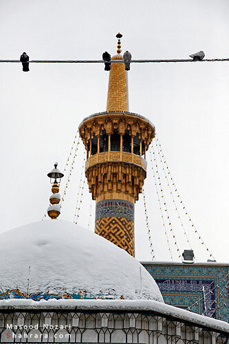 بارش برف در آستان امام علي اين موسي الرضا(ع)