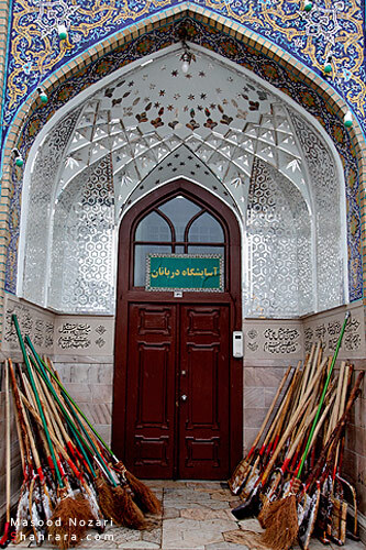 بارش برف در آستان امام علي اين موسي الرضا(ع)