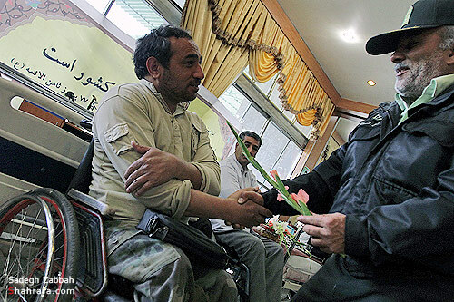 ديدار فرماندهان نظامي با جانبازان آسايشگاه امام خميني (ره)