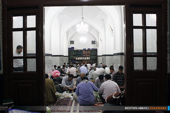 مراسم معنوی اعنکاف در حرم امام رضا(ع)