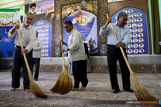 غبارروبی مساجد در آستانه ماه مبارک رمضان