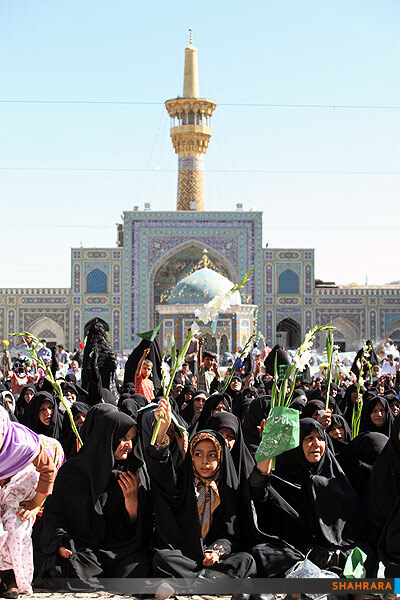 گلباران حرم مطهر رضوی