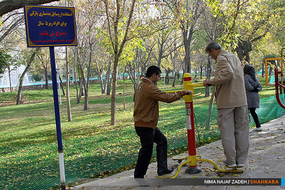 ورزش  صبحگاهی در پارک ملت