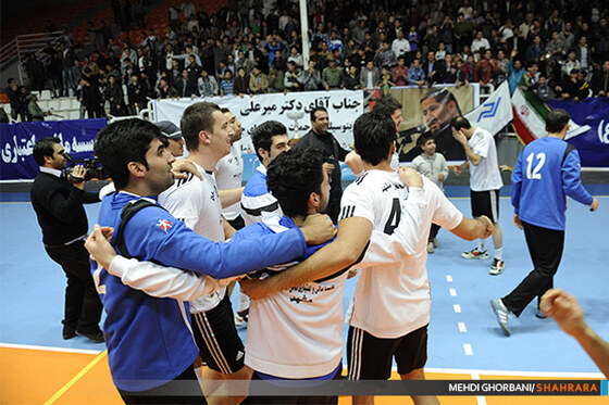 جشن قهرمانی ثامن الحجج مشهد در لیگ برتر هندبال