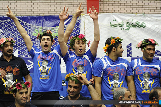 جشن قهرمانی ثامن الحجج مشهد در لیگ برتر هندبال