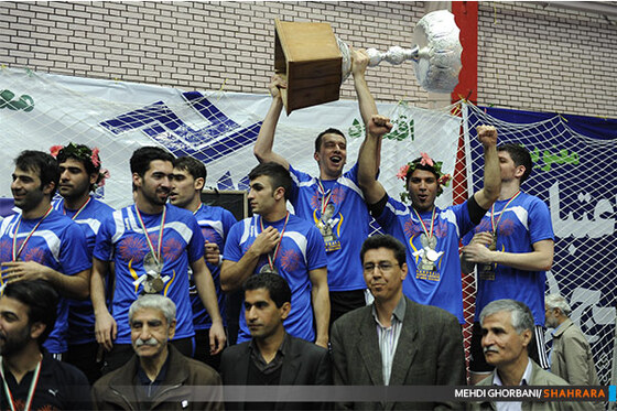 جشن قهرمانی ثامن الحجج مشهد در لیگ برتر هندبال