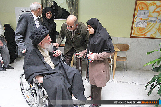بازدیدآیت الله زنجانی از مرکز توان یابان 
