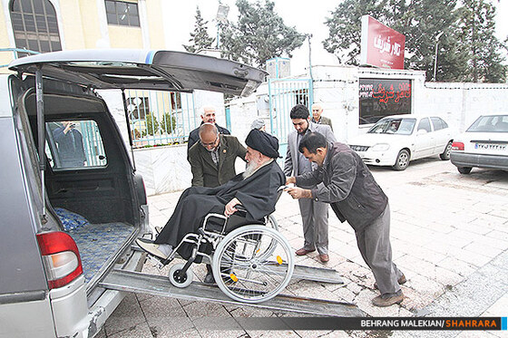 بازدیدآیت الله زنجانی از مرکز توان یابان 