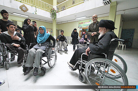 بازدیدآیت الله زنجانی از مرکز توان یابان 