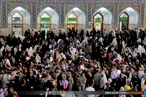 حرم رضوی در شب مبعث