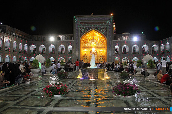 حرم رضوی در شب مبعث