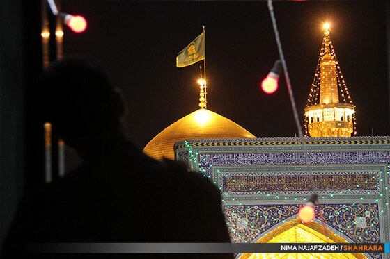 حرم رضوی در شب مبعث