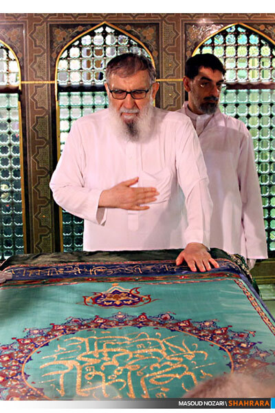 غبارروبی مضجع منور رضوی