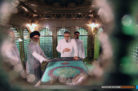 غبارروبی مضجع منور رضوی