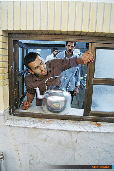 افطاری در مسجد المنتظر محله شاهد