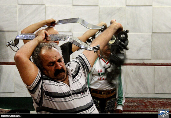 ورزش باستانی در زورخانه امیر کبیر