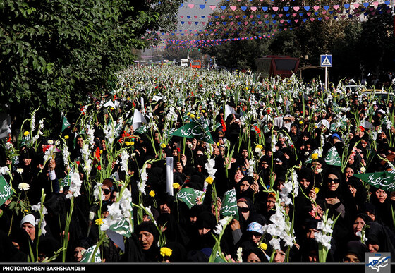 گلباران حرم امام رضا(ع)