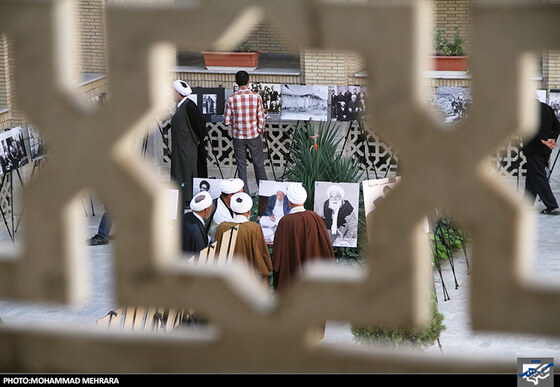 نمایشگاه عکس علمای معاصر در مدرسه نواب