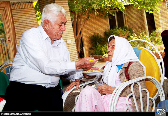 پدران و مادران فراموش شده " آسایشگاه سالمندان"