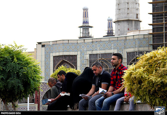 مراسم دعای روز عرفه در جوار حرم رضوی
