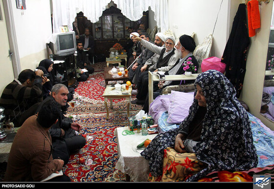 دیدار امام جمعه مشهد با خانواده شهدا