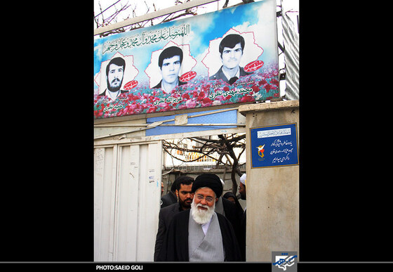 دیدار امام جمعه مشهد با خانواده شهدا