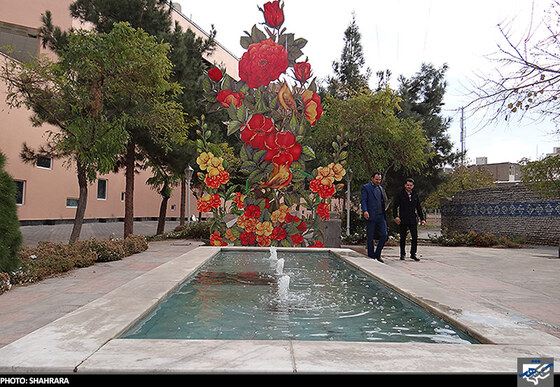 المان درخت زندگی، بوستان بخارایی