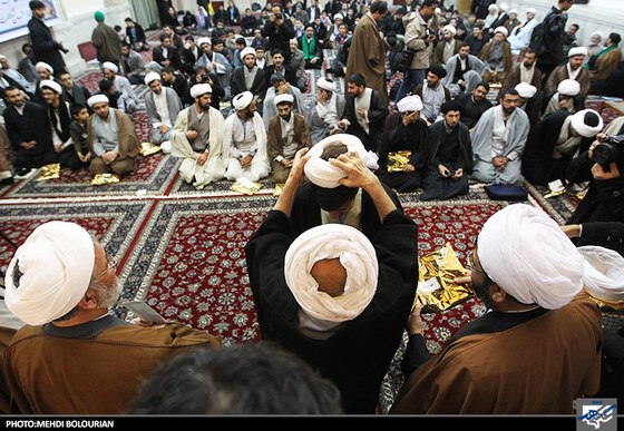 مراسم عمامه گذاری طلاب مدرسه نواب