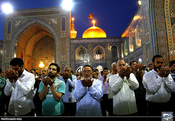 مراسم معنوی اعتکاف در حرم مطهر