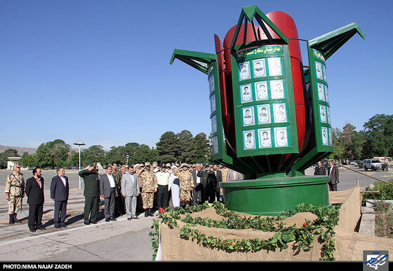 صبحگاه مشترک نیروهای نظامی و انتظامی 