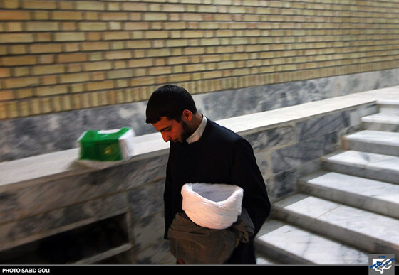 مراسم عمامه گذای طلاب خراسانی توسط آیت الله مرتضوی