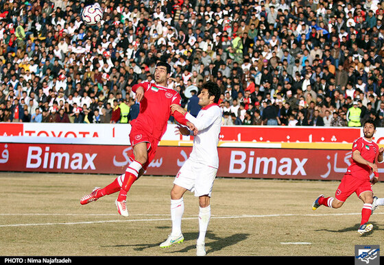  دیدار تیم‌های فوتبال پدیده مشهد و پرسپولیس 