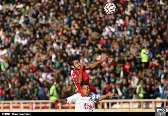 دیدار تیم‌های فوتبال پدیده مشهد و پرسپولیس