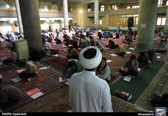 گزارش تصویری  | آزمون ورودی حوزه های علمیه خراسان | عکاس : سعید گلی