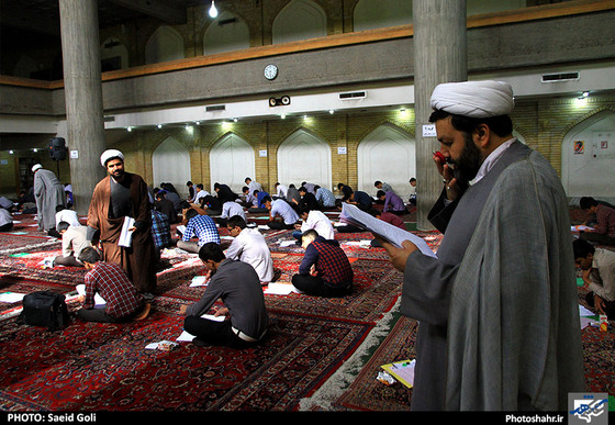 گزارش تصویری  | آزمون ورودی حوزه های علمیه خراسان | عکاس : سعید گلی
