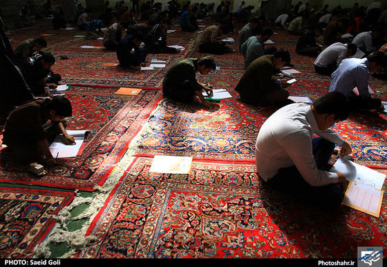گزارش تصویری  | آزمون ورودی حوزه های علمیه خراسان | عکاس : سعید گلی