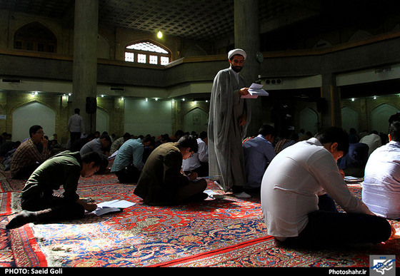 گزارش تصویری  | آزمون ورودی حوزه های علمیه خراسان | عکاس : سعید گلی