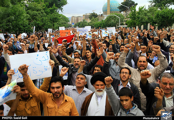 گزارش تصویری | راهپیمایی اعلام همبستگی ملت ایران با مردم مظلوم یمن در مشهد | عکس : سعید گلی 